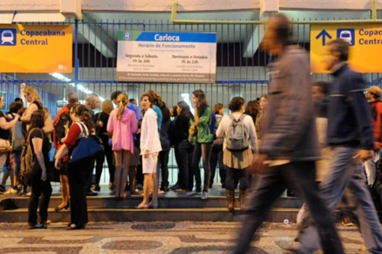 Problema na subestação de energia do metrô carioca parou na tarde de ontem (23) a operação de trens entre as estações Cinelândia e Saenz Peña, na Linha 1, e Cinelândia e Pavuna, na Linha 2
 (Tânia Rego/ABr)
