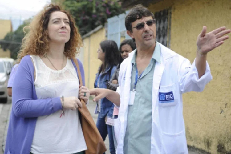 
	M&eacute;dicos estrangeiros do Mais M&eacute;dicos visitam Realengo: os profissionais de sa&uacute;de de n&iacute;vel m&eacute;dio &quot;atendem t&atilde;o bem quanto os m&eacute;dicos, se n&atilde;o mesmo melhor do que eles&quot;, aponta a OMS
 (Tânia Rego/ABr)