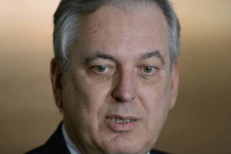 
	Luiz Alberto Figueiredo Machado: ministro ter&aacute; uma reuni&atilde;o com o chanceler uruguaio, Luis Almagro, para repassar&nbsp;&quot;os principais temas da agenda bilateral e regional&quot;
 (Fabio Rodrigues Pozzebom/ABr)