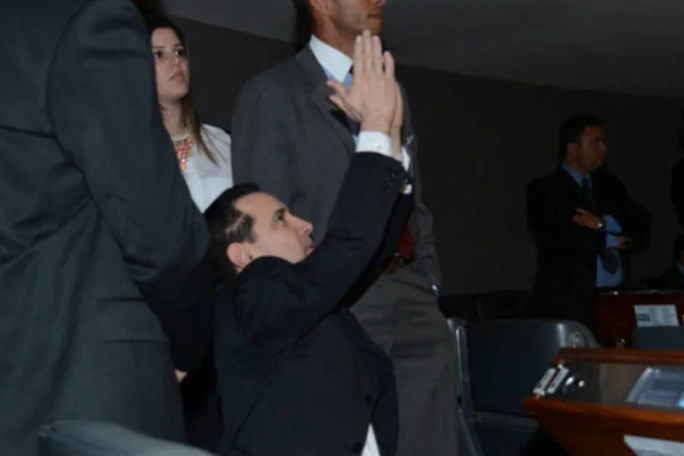 
	Plen&aacute;rio da C&acirc;mara livrou da cassa&ccedil;&atilde;o o deputado Natan Donadon: o presidente da Casa considerou que Donadon est&aacute; impossibilitado de exercer o mandato, por se encontrar preso
 (Fabio Rodrigues Pozzebom/ABr)