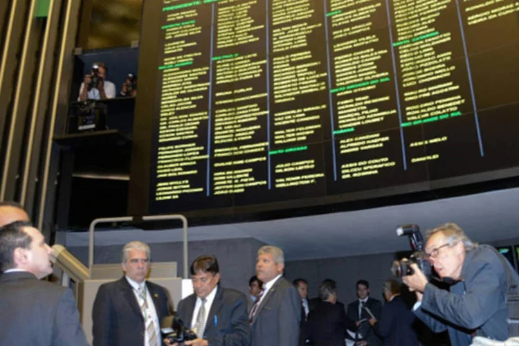 
	Plen&aacute;rio da C&acirc;mara no ano passado, quando livrou da ca&ccedil;ass&atilde;o o deputado Natan Donadon (sem partido-RO)
 (Fabio Rodrigues Pozzebom/ABr)