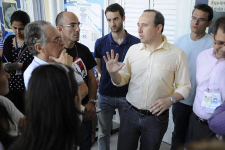 
	Profissionais do Mais M&eacute;dicos visitam centro de sa&uacute;de: Rio Grande do Sul, Pernambuco, Bahia, Para&iacute;ba e Cear&aacute; s&atilde;o os estados que j&aacute; tem m&eacute;dicos estrangeiros registrados
 (Tânia Rego/ABr)