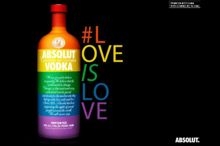 
	&quot;Absolut Colors&quot; leva as cores do arco-&iacute;ris, s&iacute;mbolo do orgulho LGBT
 (Reprodução/Facebook/Absolut)