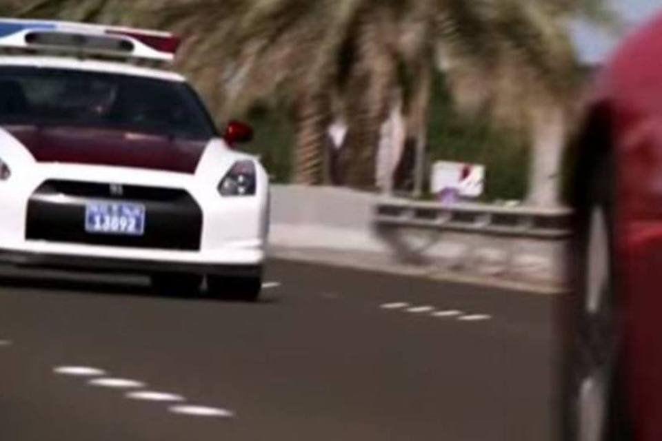Confira: Nissan GT-R "caça" Ferrari 458 Italia em Abu Dhabi
