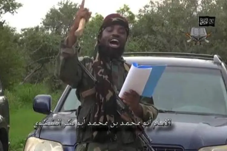 Abubakar Shekau discursa em local não divulgado: exército nigeriano anunciou a morte do líder (AFP)