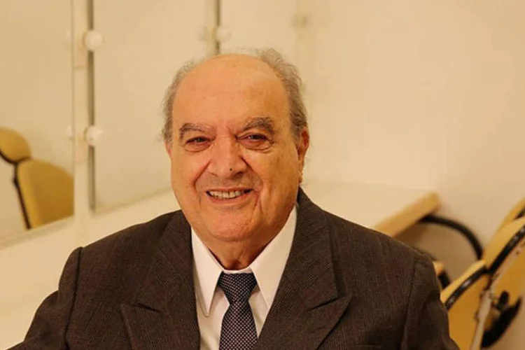 
	Ant&ocirc;nio Abujamra: estiveram presentes familiares como os filhos Andr&eacute; e Alexandre Abujamra
 (Elisabete Alves/WikimediaCommons)