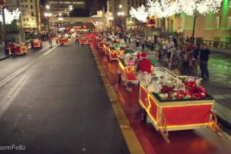 "Trenó de Rua": vídeo foi gravado no centro da cidade e mostra lado diferente dos catadores (Reprodução/YouTube/Coca-Cola)