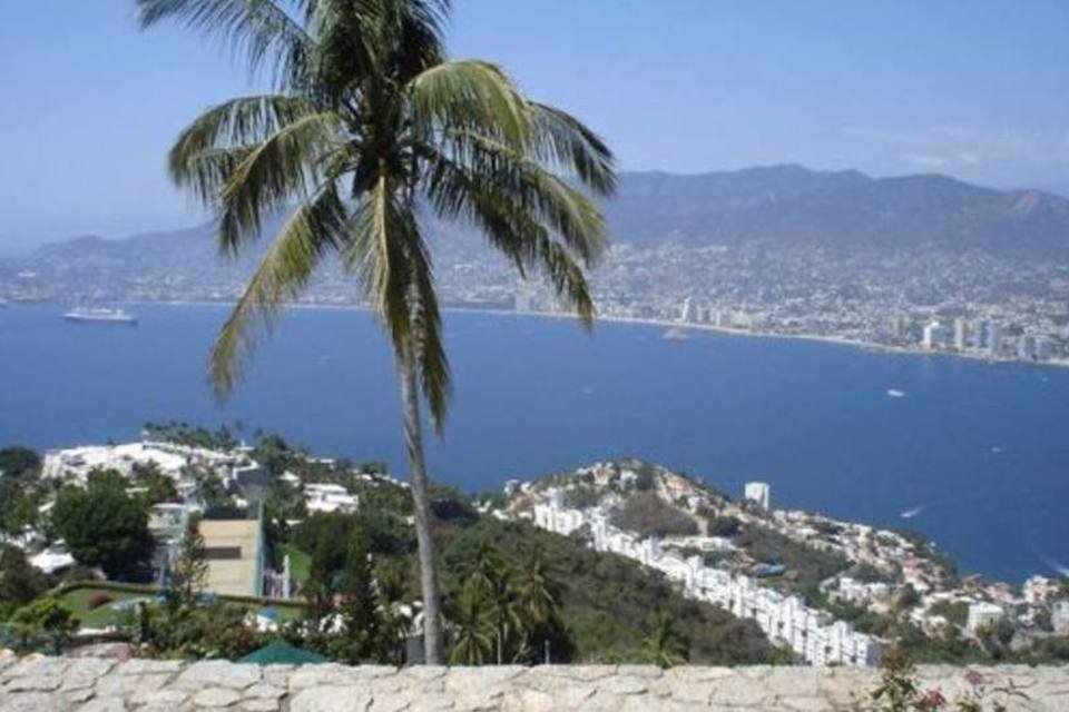 Voos emergenciais retiram turistas presos em Acapulco