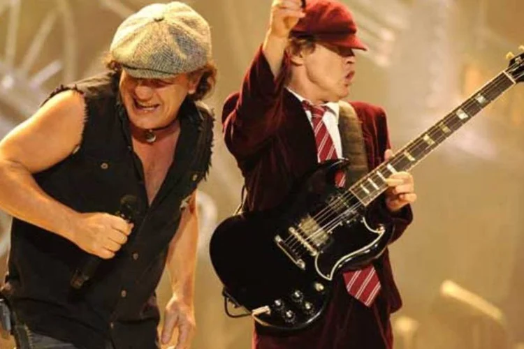 
	Integrantes do AC/DC: m&uacute;sicas da banda ser&atilde;o sinal em uma escola na cidade de Kavarna, &agrave;s margens do Mar Negro
 (Getty Images)
