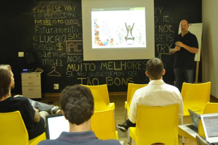 Aceleratech: ela investe um valor de até 150 mil reais na startup, tendo uma participação de 10% a 15% (Divulgação)