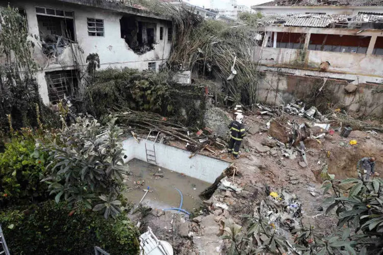 
	Local onde caiu o avi&atilde;o que levava o candidato &agrave; presid&ecirc;ncia Eduardo Campos
 (REUTERS/Paulo Whitaker)