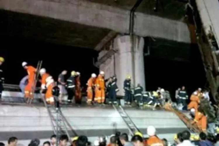 O acidente entre os dois trens de alta velocidade ocorreu nas proximidades da vila de Wenzhou (AFP / Str)