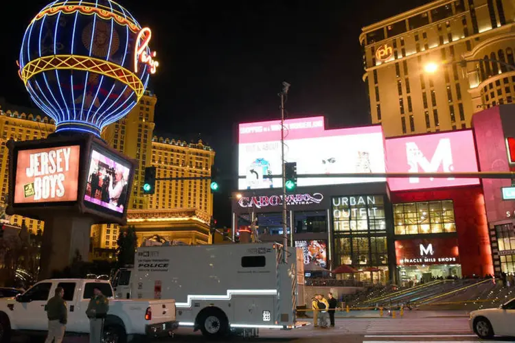 
	Las Vegas: &quot;Voc&ecirc; at&eacute; pensa que era um show, porque est&aacute; em Las Vegas. Mas ent&atilde;o vi pessoas voando&quot;
 (Ethan Miller / Getty Images)