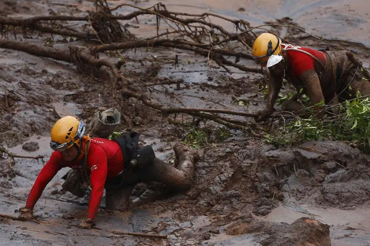 
	Resgate: uma das pessoas consideradas desaparecidas foi encontrada viva em Santa B&aacute;rbara
 (REUTERS/Ricardo Moraes)