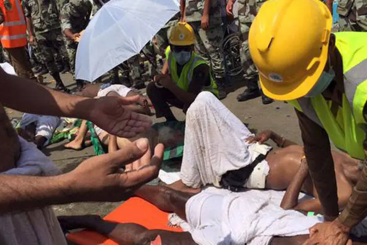 
	Mais de 220 mortos e 450 feridos: o acidente aconteceu em um ritual de apedrejamento de satan&aacute;s, no vale de Mina, regi&atilde;o oeste da Ar&aacute;bia Saudita
 (REUTERS/Directorate of the Saudi Civil Defense)