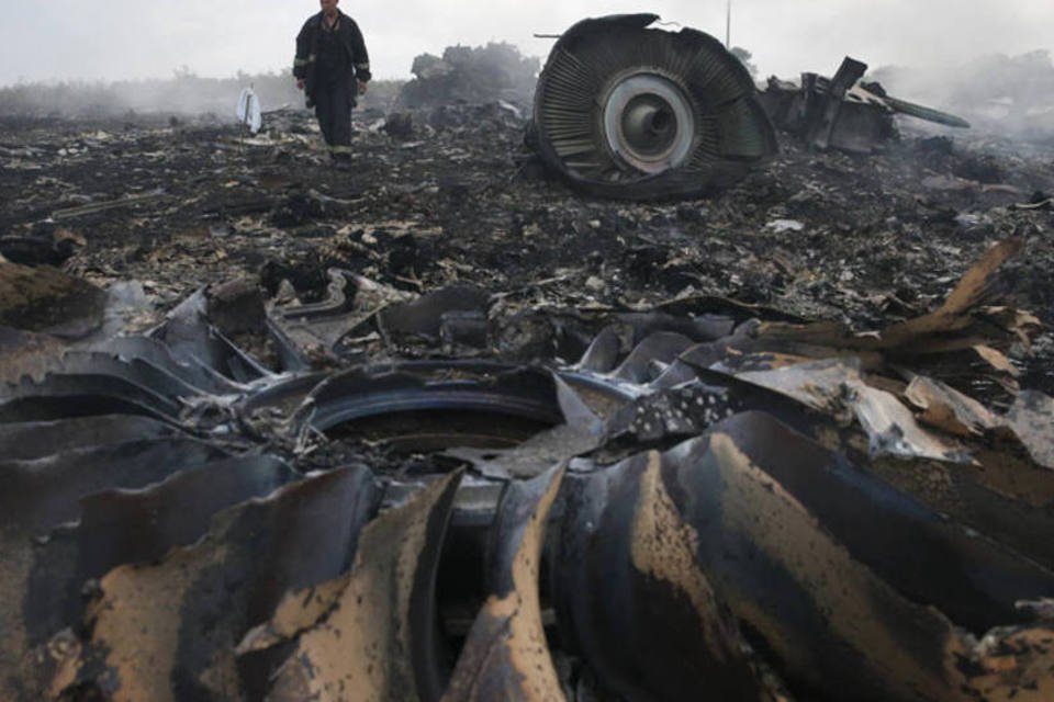 Marcas em destroços do Boeing reforçam suspeita sobre míssil