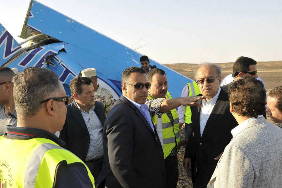 Vítimas de avião que caiu no Egito são levadas à Rússia