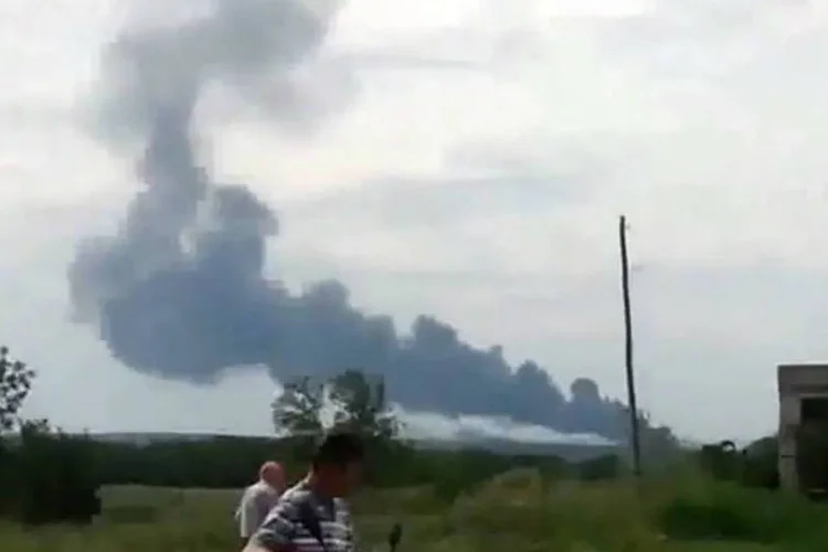 Vídeo mostra local do acidente com Boeing 777 da Malaysia Airlines na Ucrânia (Reprodução/Youtube)