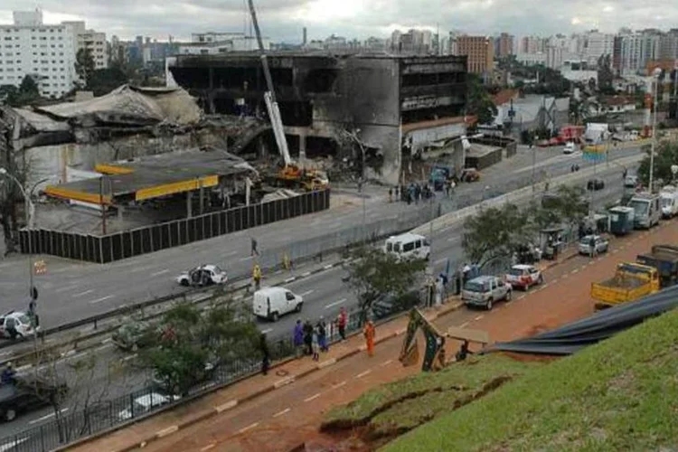 
	Acidente que aconteceu em 2007 com aeronave da TAM:&nbsp;r&eacute;us foram acusados de atentado contra a seguran&ccedil;a do transporte a&eacute;reo
 (Valter Campanato/ABr/Creative Commons)
