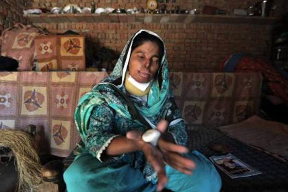 Paquistanesas continuam sofrendo com ataques com ácido
