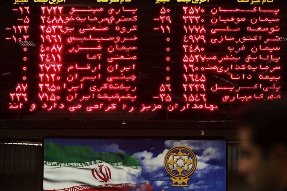 Bolsa do Irã sobe com retirada de sanções e desafia crise