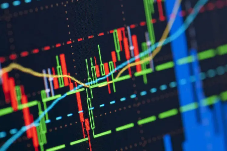 
	Bolsas: &agrave;s 10:12, o Ibovespa ca&iacute;a 0,79 por cento, a 41.151 pontos
 (seewhatmitchsee/Thinkstock)