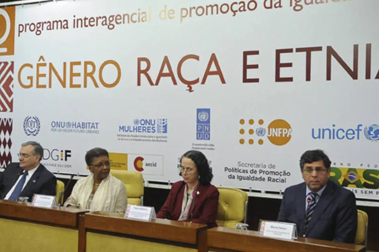 
	Cerim&ocirc;nia de assinatura da Carta de Inten&ccedil;&otilde;es&nbsp;entre Brasil e ONU para promover pol&iacute;ticas de igualdade: quinta edi&ccedil;&atilde;o do programa deve ser aberta em abril.
 (Wilson Dias/ABr)