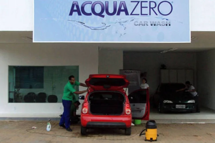 AcquaZero: lavagem de carros sem água (Divulgação)