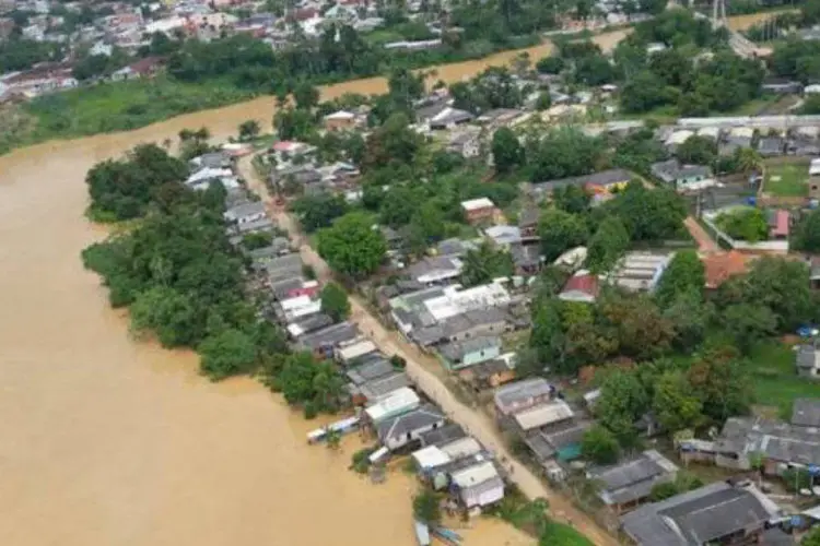 Enchentes: em Assis Brasil, o Rio Acre já baixou mais de 3,5 metros. Agora, a preocupação maior é em Brasileia e Epitaciolândia, onde o rio continua subindo  (Divulgação/ Secom Acre)