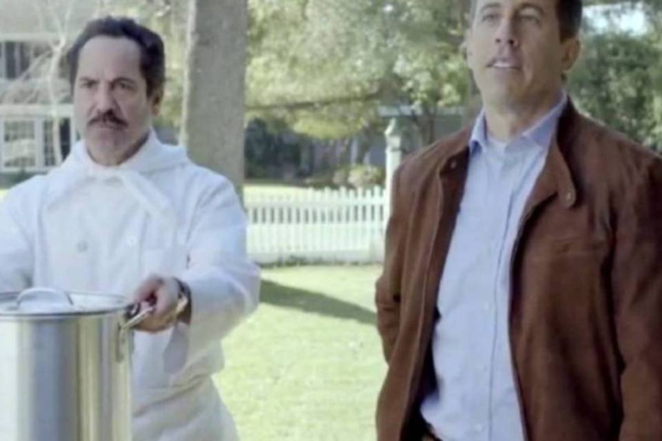 
	Seinfeld e Soup Nazi em comercial do novo Acura NSX, que foi apresentado no SuperBowl de 2012
 (Reprodução)