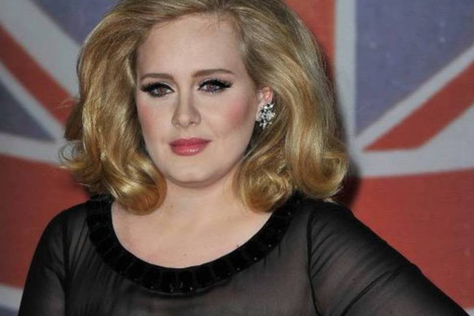 Adele empresta voz ao novo filme de James Bond