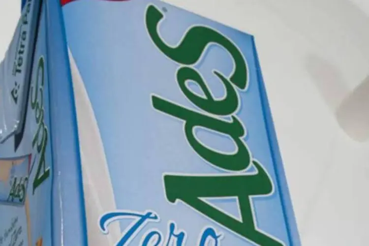 
	Na semana passada, a Unilever anunciou recall de 96 unidades do suco Ades ma&ccedil;&atilde; de 1,5 litro fabricadas no dia 25/02/2013, do lote com as iniciais AGB 25
 (CLAUDIA)