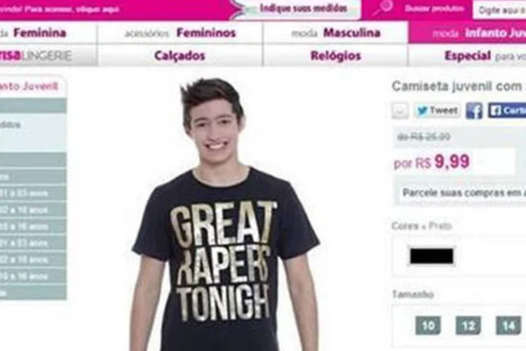 Camiseta com grafia errada no catálogo infantil da Marisa: possivelmente o estilista quis usar a palavra “rappers” (Reprodução)