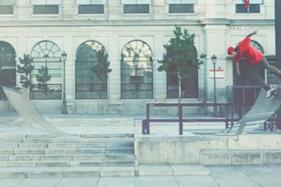 Marca de skate cria rampas invisíveis pela cidade de Madrid