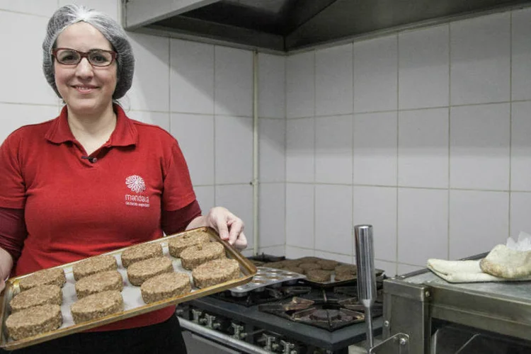 Adriana Fernandes: ela começou embarcando sozinha na sua ideia. Hoje, possui duas empresas e oito funcionários (Cris Castello Branco/Jornal do Sebrae/SP)