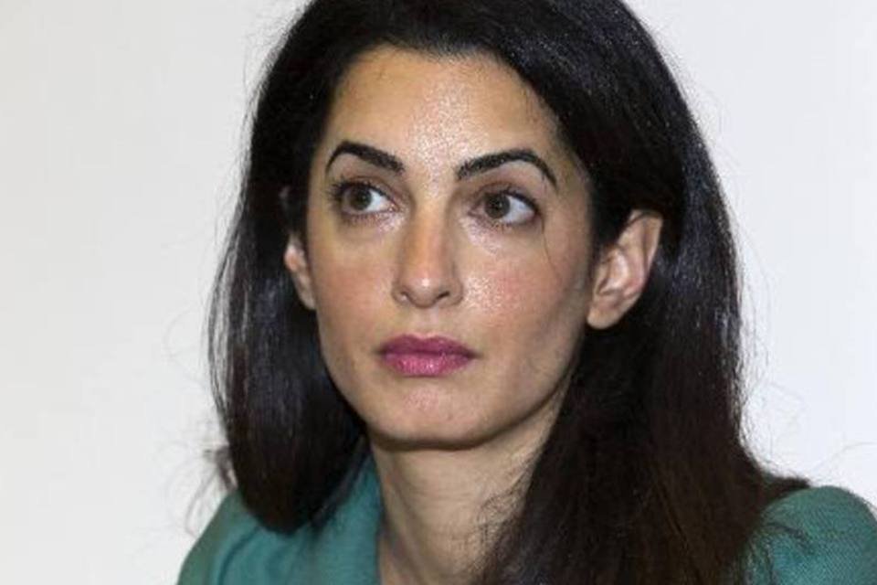 Noiva de Clooney recusa convite de comissão da ONU para Gaza