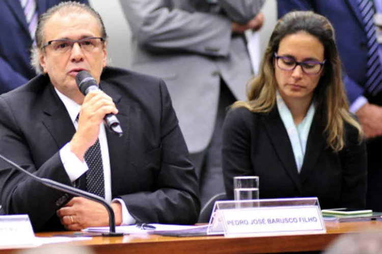 
	Beatriz Catta Preta (direita) defendeu nove delatores na Opera&ccedil;&atilde;o Lava Jato: &quot;a CPI vai continuar seu trabalho, vai continuar as investiga&ccedil;&otilde;es. Esta vitimiza&ccedil;&atilde;o n&atilde;o vai nos intimidar&quot;, disse Hugo Motta
 (Zeca Ribeiro / Câmara dos Deputados)