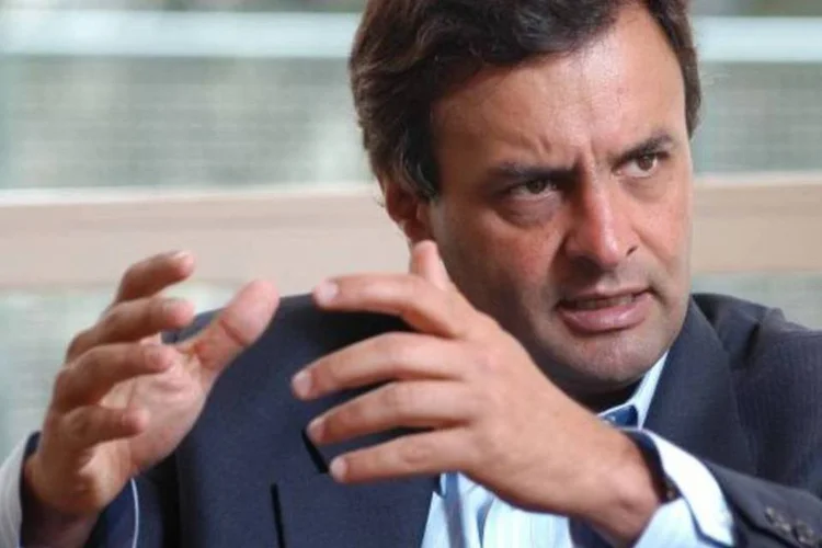 Aécio: "Para usar uma expressão da presidente, o malfeito para este governo só é malfeito quando vira escândalo. Até lá, é bem-feito" (Nelio Rodrigues/Agência Primeiro Plano)