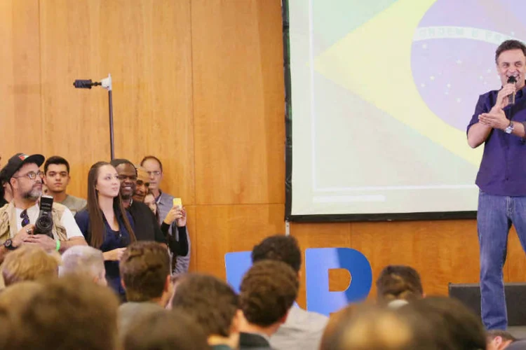 Aécio: candidato voltou a cobrar de Marina Silva que ela entre no debate da seara política (Marcos Fernandes/Coligação Muda Brasil)