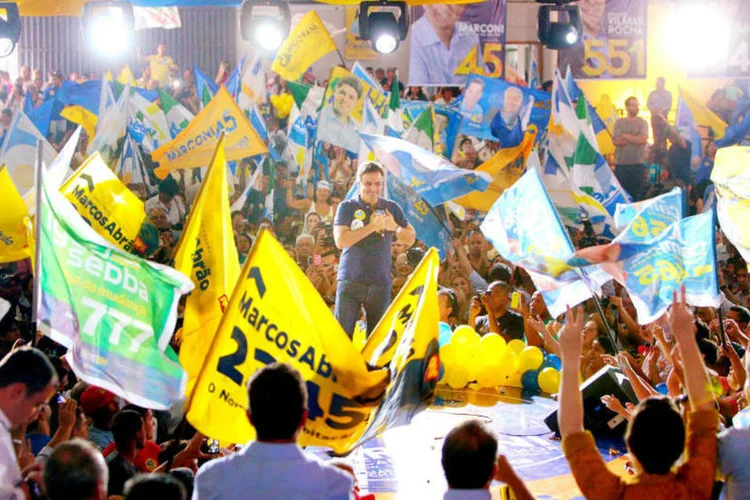 
	A&eacute;cio: &ldquo;vamos resgatar os cerca de 20 milh&otilde;es de jovens entre 18 e 29 anos que n&atilde;o conclu&iacute;ram o ensino fundamental ou o ensino m&eacute;dio&quot;
 (Orlando Brito/Coligação Muda Brasil)