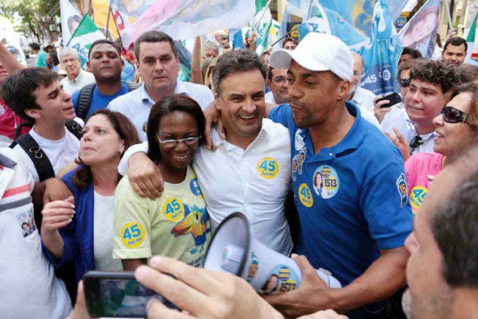 Aécio sobe tom sobre Marina em horário eleitoral