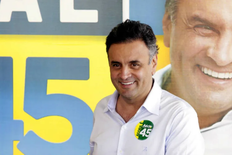 Aécio: "Perguntem ao TCE. Eu não tenho a menor informação sobre isso [falha no site]" (Igo Estrela/Coligação Muda Brasil)