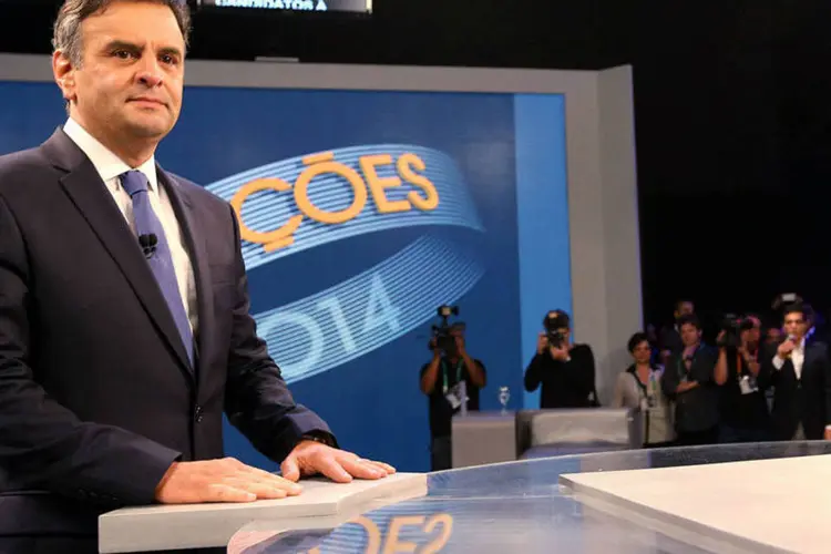 Candidato Aécio Neves (PSDB) durante o debate presidencial da TV Globo, no Rio de Janeiro (Marcos Fernandes/Coligação Muda Brasil/Divulgação)