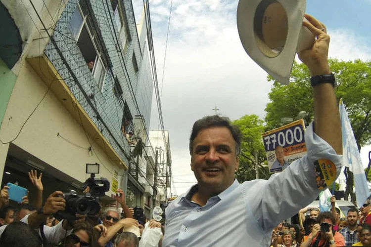 Aécio: ele lembrou denúncias que envolvem empresários, políticos e executivos da Petrobras (Marcos Fernandes/Coligação Muda Brasil)