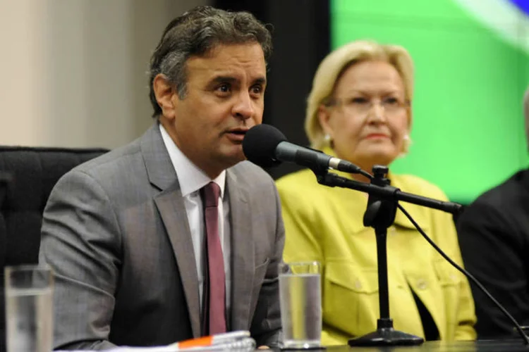 
	A&eacute;cio Neves: &quot;Viemos enfrentar a narrativa do PT e da pr&oacute;pria presidente da Rep&uacute;blica de que o Brasil est&aacute; prestes a sofrer um golpe&quot;.
 (Lucio Bernardo Jr./Câmara dos Deputados)
