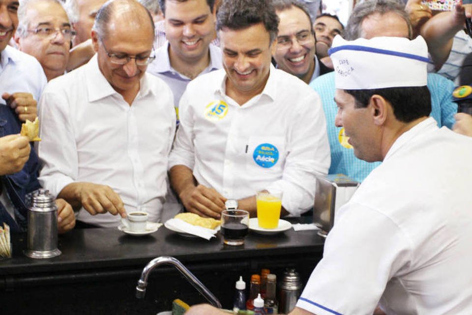 Eleitores protestam a Alckmin por falta dágua em SP