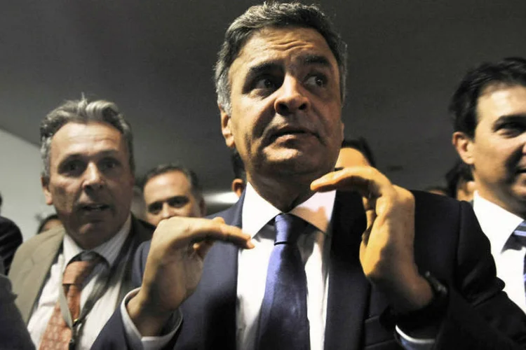 
	A&eacute;cio Neves: &quot;Eu optei por n&atilde;o ir exatamente para n&atilde;o dar for&ccedil;a a esse discurso de que n&oacute;s estamos vivendo terceiro turno no Brasil&quot;
 (Gabriela Korossy/ Câmara dos Deputados)