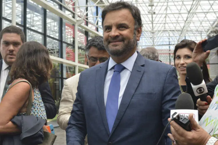 
	A&eacute;cio Neves: &quot;Essa defesa deve se ater no &acirc;mbito pessoal e partid&aacute;rio da presidente&quot;, disse o senador
 (Antonio Cruz/ABr)