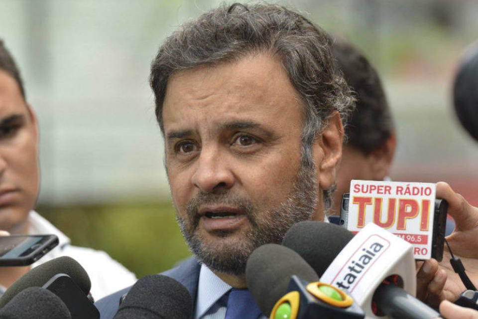 Rumor de que tem o nome na lista de Janot é piada, diz Aécio