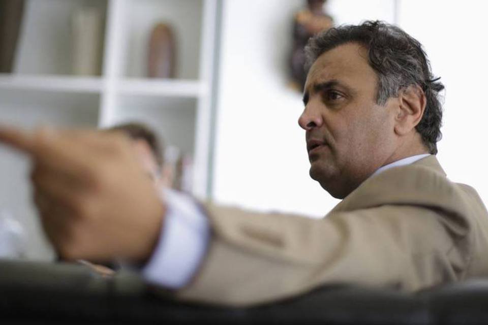 Em evento no Rio, Aécio defende avanço das UPPs